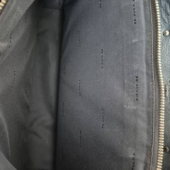 Coach Charlie Carryall *Missing Full Coach Logo - Picture 15 of 16
